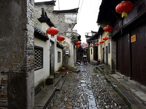 泰国披集府发生一起火灾 致3人死亡